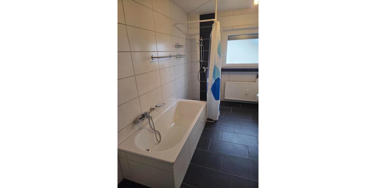 Dachgeschoßwohnung Mettlach - 3.5 Zimmer, 122 m&sup2;, 950&euro; | Angebot:24940943