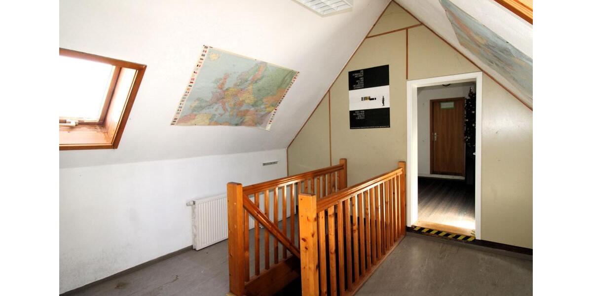 Einfamilienhaus Gunzenhausen - 8 Zimmer, 184 m&sup2;, 2.050&euro; | Angebot:24679181