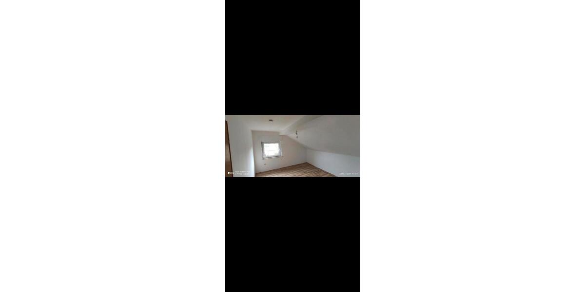 Dachgeschoßwohnung Vöhl - 3 Zimmer, 64 m&sup2;, 530&euro; | Angebot:25975092