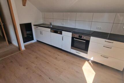 Helle 2Zimmer Küche Bad DG 1 zimmer