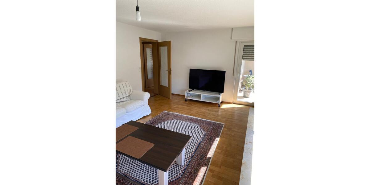 Geräumige 3,5-Zimmer-Wohnung mit Balkon, EK & Garage zu vermieten 2 zimmer