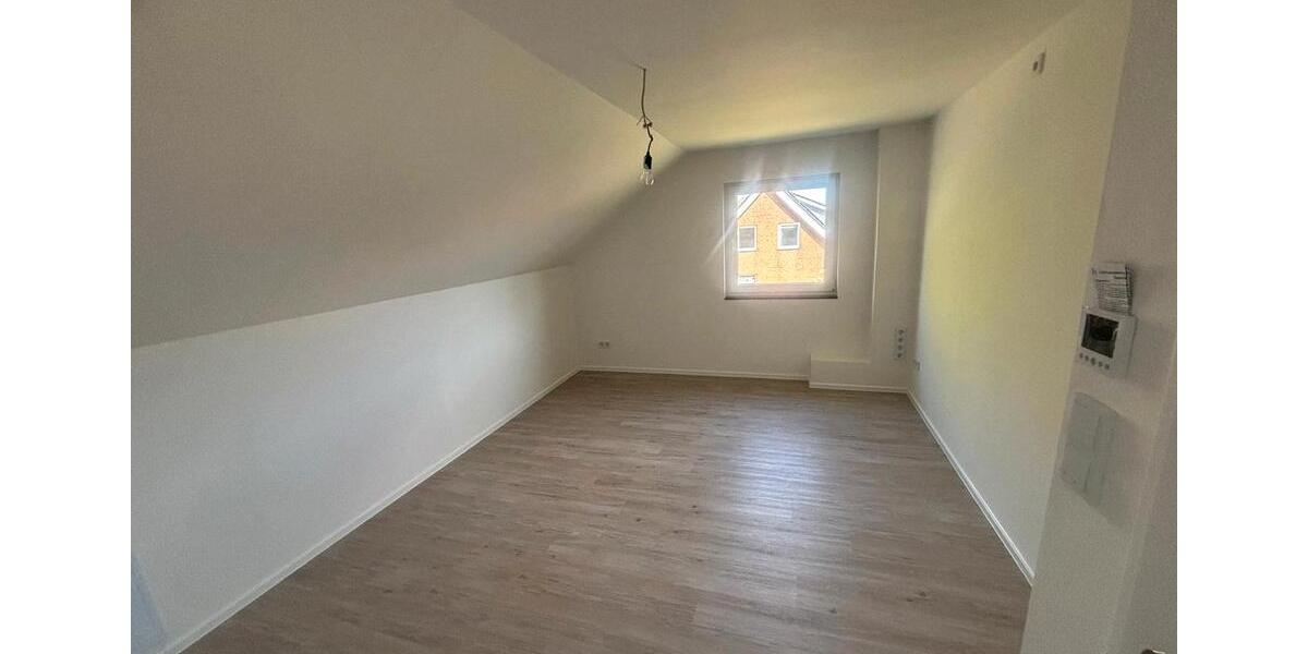 Dachgeschoßwohnung Sulingen - 4 Zimmer, 100 m&sup2;, 850&euro; | Angebot:26324448