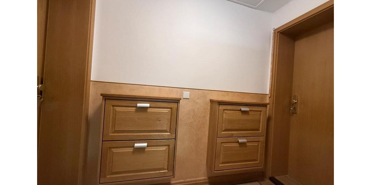 Dachgeschoßwohnung Grimma - 2 Zimmer, 42 m&sup2;, 294&euro; | Angebot:26483321