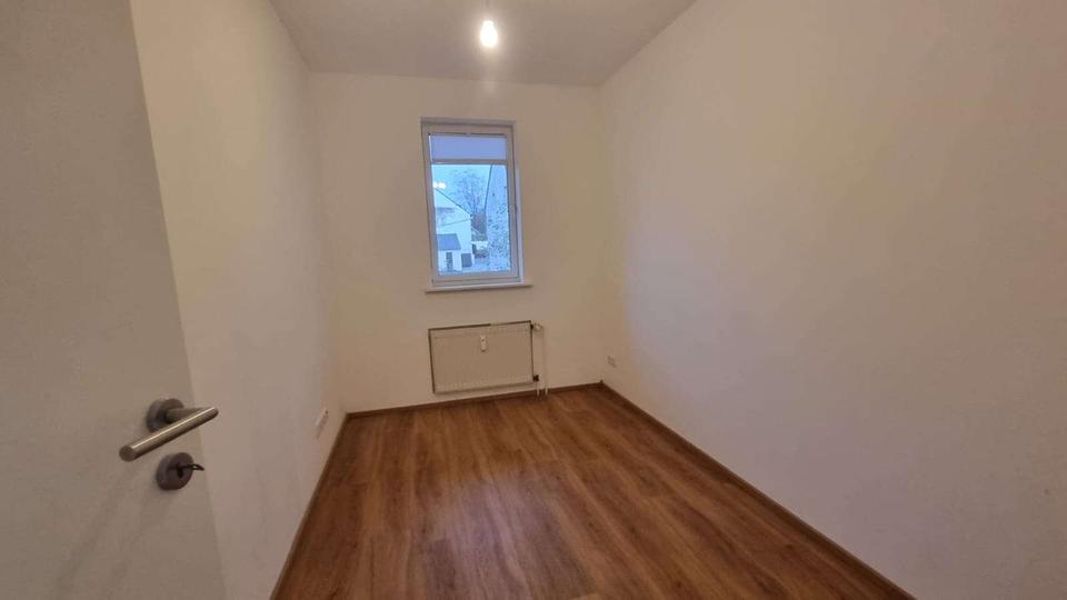 Etagenwohnung Hermeskeil - 4 Zimmer, 81 m&sup2;, 680&euro; | Angebot:25650811