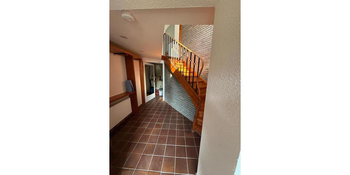 Etagenwohnung Duisburg Angerhausen - 3 Zimmer, 148 m&sup2;, 1.800&euro; | Angebot:26546011