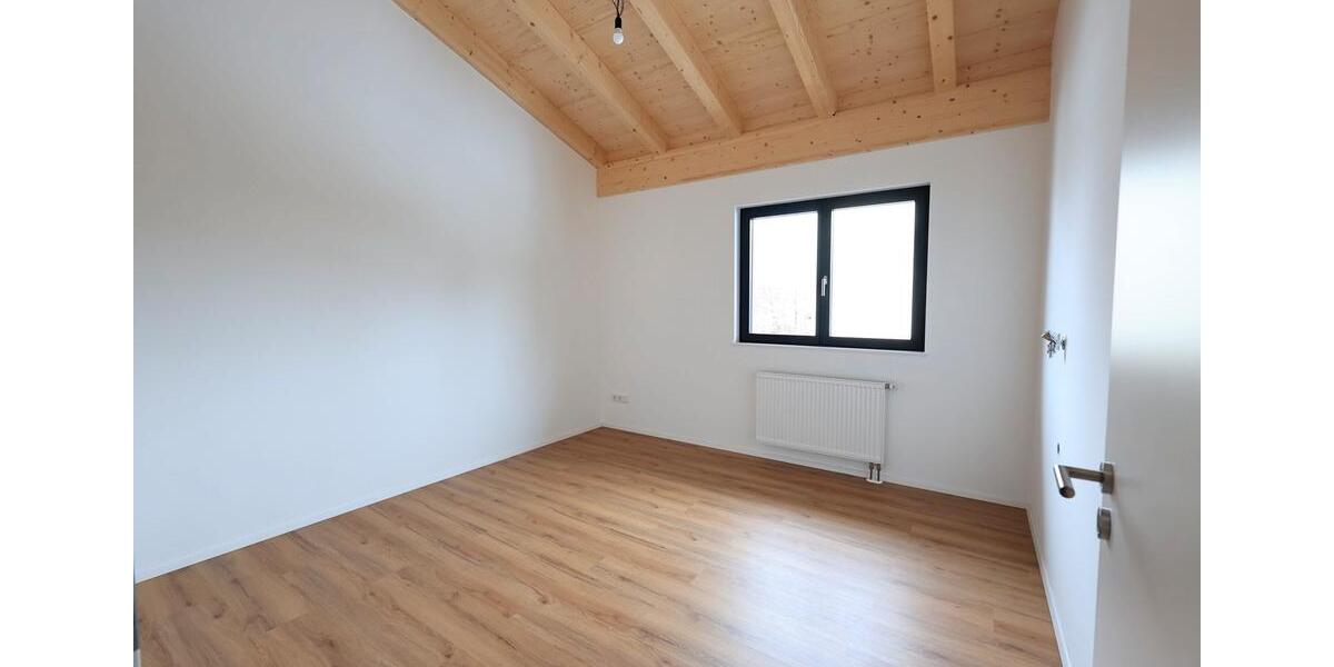 Dachgeschoßwohnung Hohenlinden - 3 Zimmer, 99 m&sup2;, 1.890&euro; | Angebot:25420734