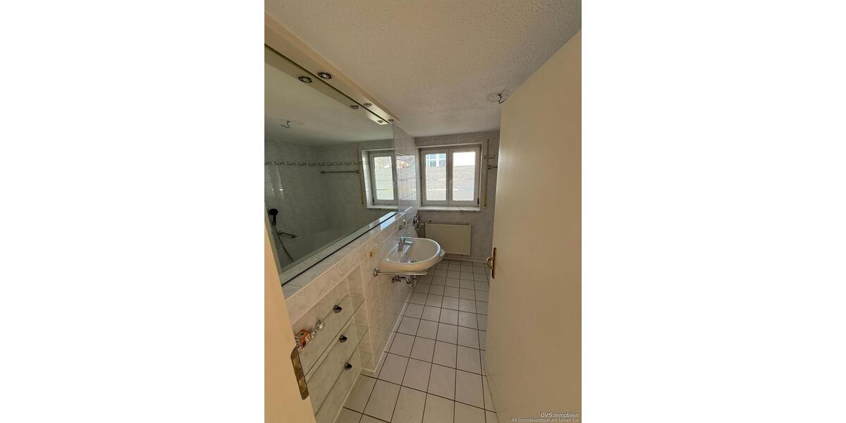 Dachgeschoßwohnung Memmingen - 2.5 Zimmer, 85 m&sup2;, 995&euro; | Angebot:25852501