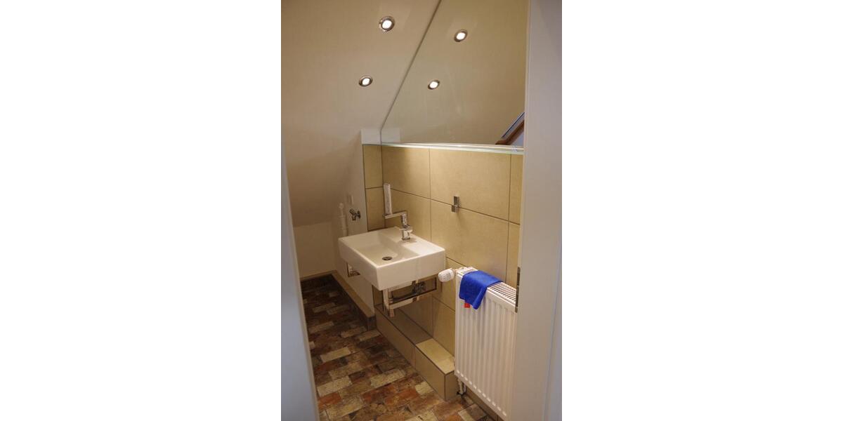 Dachgeschoßwohnung Rosdorf - 2 Zimmer, 42 m&sup2;, 699&euro; | Angebot:25655104