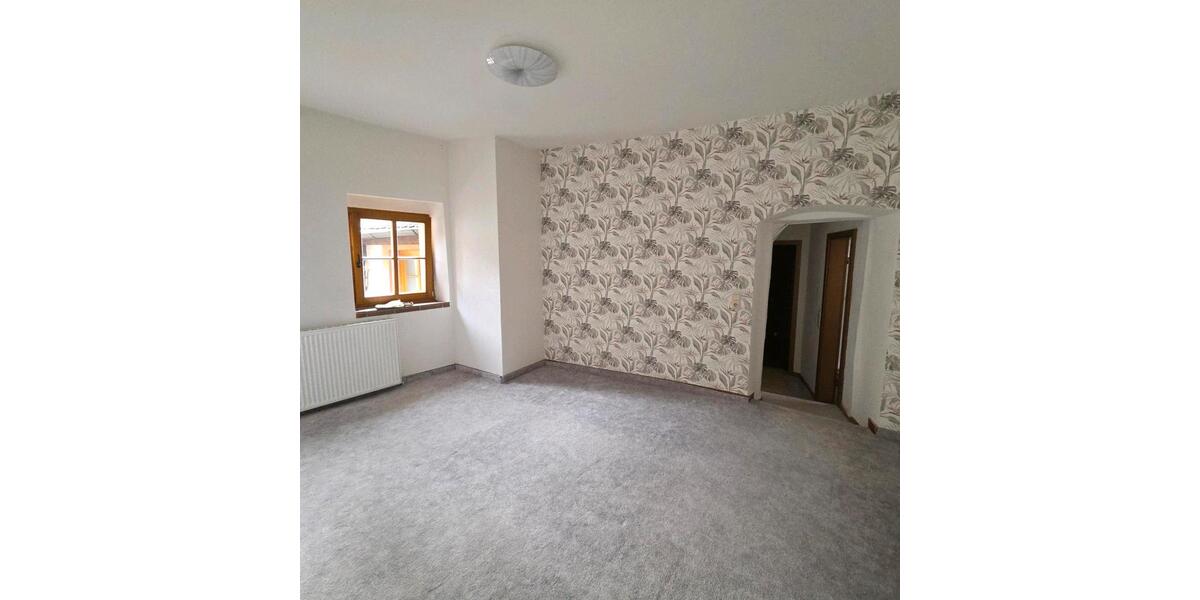 Etagenwohnung Ottweiler - 1 Zimmer, 30 m&sup2;, 300&euro; | Angebot:25975906
