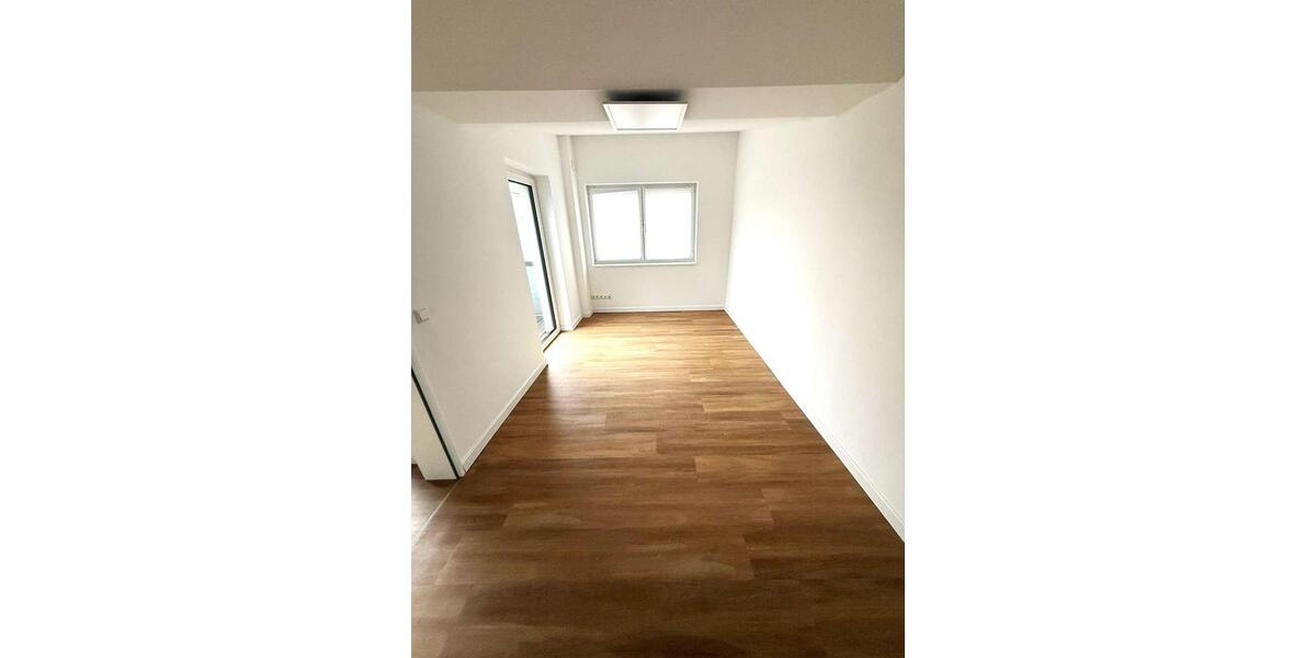 Dachgeschoßwohnung Sehnde - 3 Zimmer, 83 m&sup2;, 930&euro; | Angebot:26663680