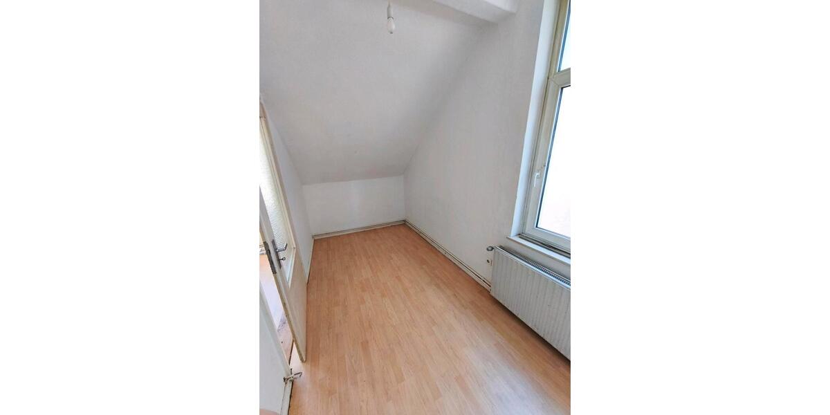 Dachgeschoßwohnung Hameln - 3.5 Zimmer, 78 m&sup2;, 450&euro; | Angebot:26399685