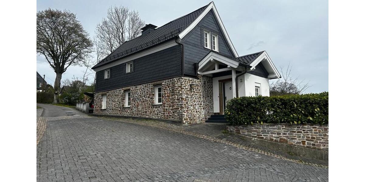 Einfamilienhaus Reichshof - 1 Zimmer, 95 m&sup2;, 1.100&euro; | Angebot:26703307