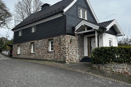 Haus Reichshof - 1 Zimmer, 95 m&sup2;, 1.100&euro; | Angebot:26703307