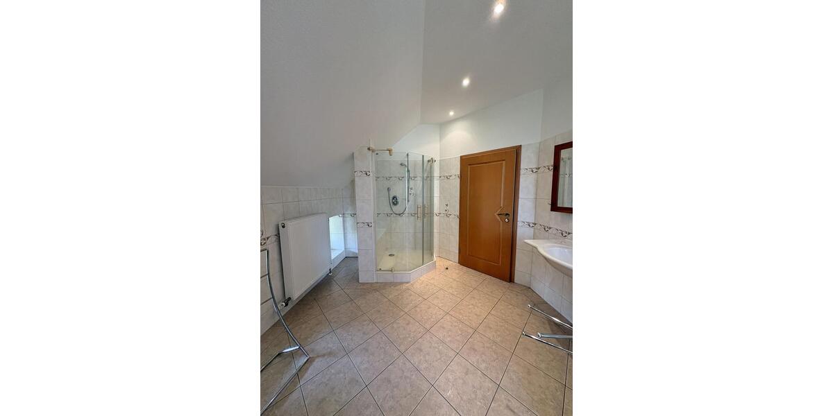 Dachgeschoßwohnung Harpstedt - 3 Zimmer, 145 m&sup2;, 850&euro; | Angebot:26676397