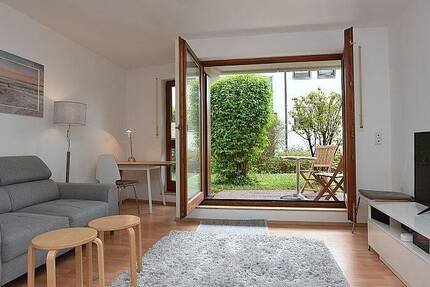 Helle, modern möblierte Wohnung mit Terrasse in Reutlingen 1 zimmer