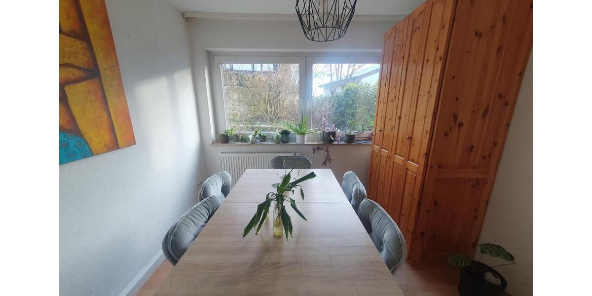 Modernisierte 4-Zimmer-Etagenwohnung mit Balkon und Einbauküche 4 zimmer