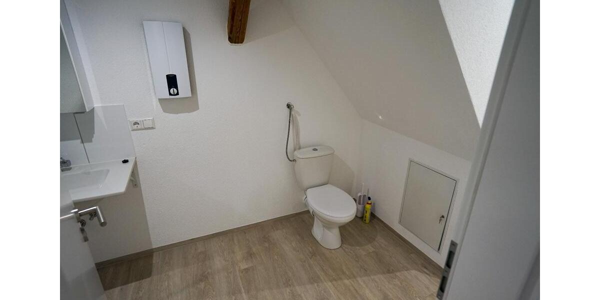 Dachgeschoßwohnung Neuhausen ob Eck - 3 Zimmer, 100 m&sup2;, 990&euro; | Angebot:24493311