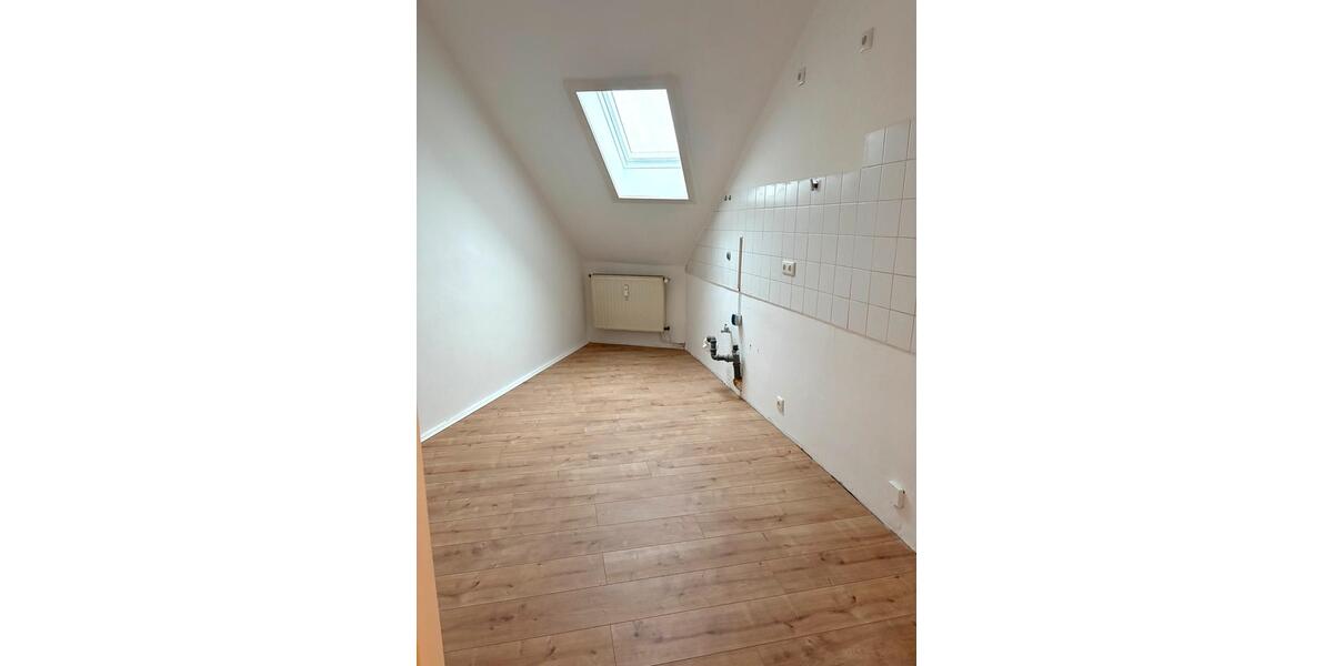 Dachgeschoßwohnung Nienburg (Weser) - 3 Zimmer, 98 m&sup2;, 790&euro; | Angebot:24314044