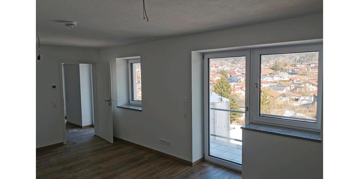 Erdgeschoßwohnung Bodenmais - 4 Zimmer, 95 m&sup2;, 950&euro; | Angebot:25204494