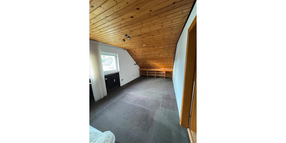 Dachgeschoßwohnung Kreuztal - 3 Zimmer, 65 m&sup2;, 750&euro; | Angebot:26536657