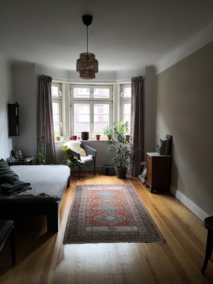 Zimmer mit Klavier für 4-6 Wochen (español english) zimmer