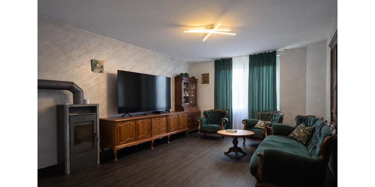 Dachgeschoßwohnung Plauen Altstadt - 5 Zimmer, 130 m&sup2;, 1.200&euro; | Angebot:25307268