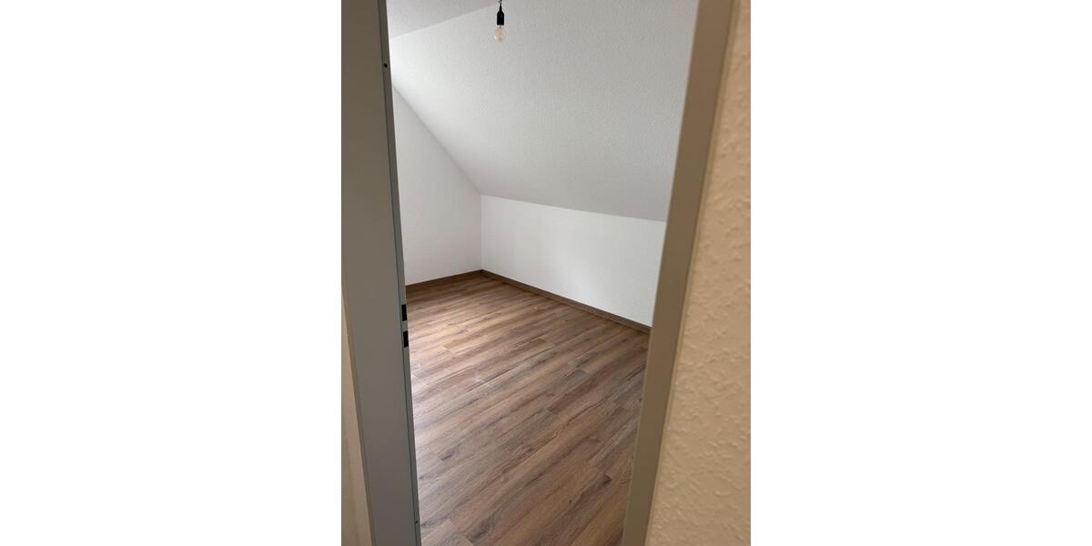Etagenwohnung Großenkneten - 6 Zimmer, 105 m&sup2;, 1.200&euro; | Angebot:26162095