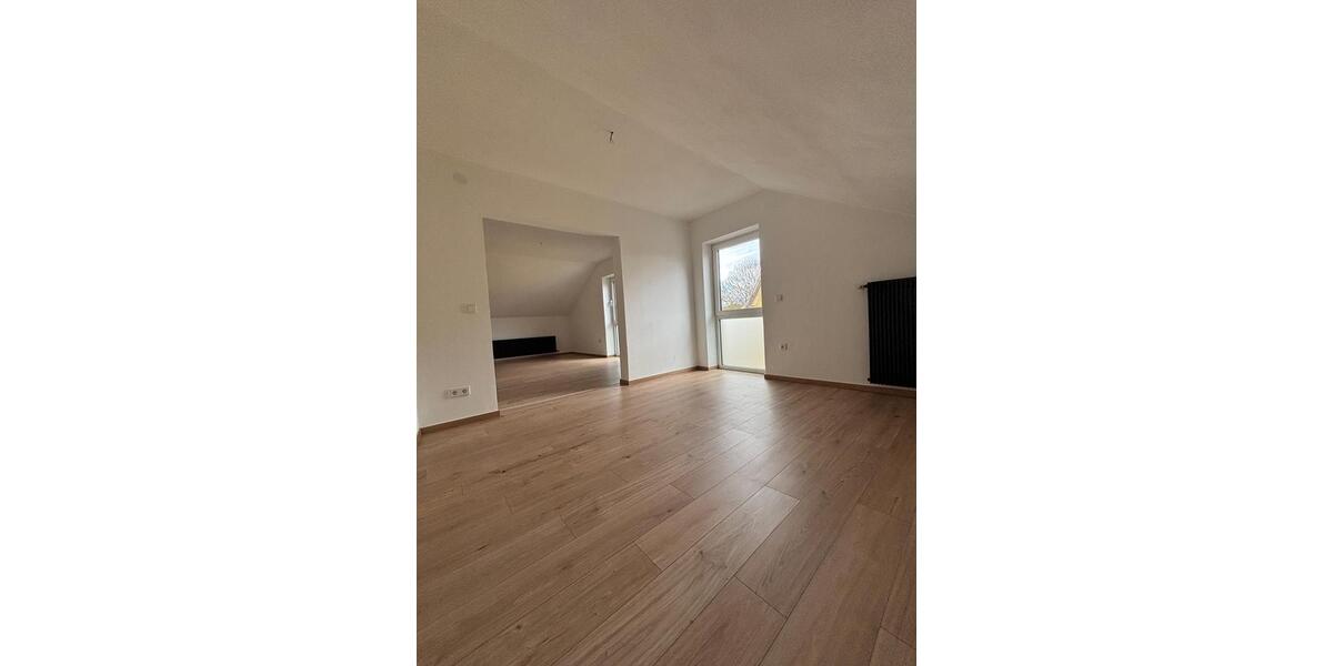 Dachgeschoßwohnung Kümmersbruck - 2.5 Zimmer, 56 m&sup2;, 650&euro; | Angebot:26602900