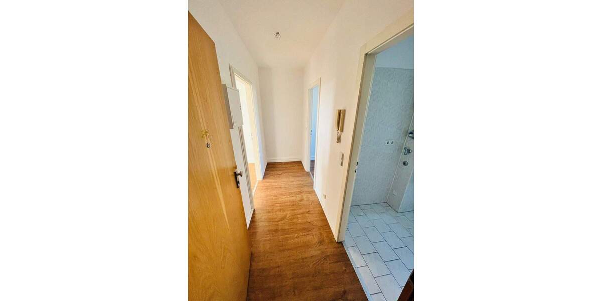 **Besichtigung: Sa., 24.01.26 um 14:15 Uhr** Sonnige Balkonwohnung nahe Marienberg! 2 zimmer