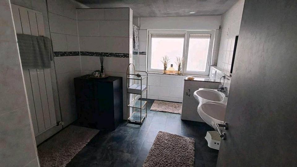 Etagenwohnung Hasselroth - 4 Zimmer, 124 m&sup2;, 1.100&euro; | Angebot:26429916