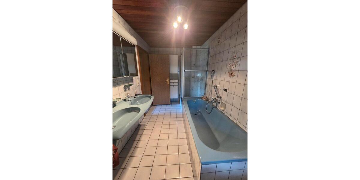 Villa Schwabach - 20 Zimmer, 250 m&sup2;, 4.200&euro; | Angebot:26652343