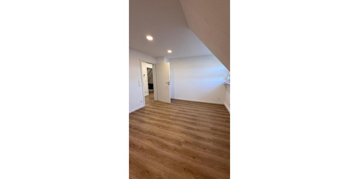 Dachgeschoßwohnung Aalen Attenhofen - 3 Zimmer, 62 m&sup2;, 1.050&euro; | Angebot:24527547