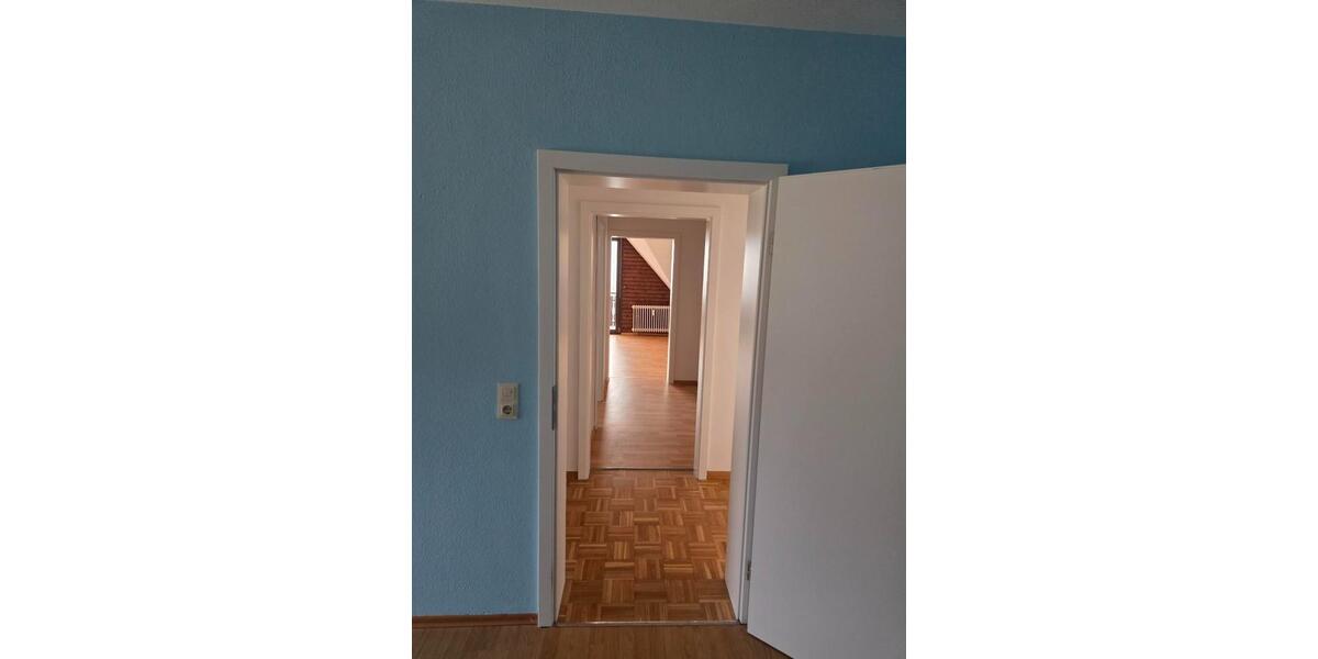 Dachgeschoßwohnung Mettlach - 3.5 Zimmer, 122 m&sup2;, 950&euro; | Angebot:24940943