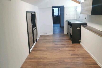 DG Wohnung gemütliche DG Wohnung mit Einbauküche und Stauraum 2 zimmer