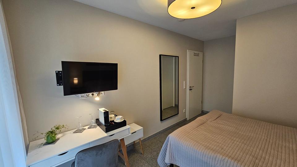 Gehoben ausgestattetes Komfortzimmer mit BadWC u.v.m. 1 zimmer