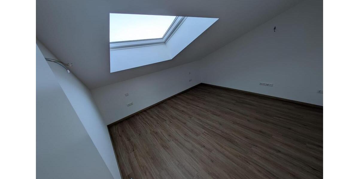 Dachgeschoßwohnung Essenbach - 2 Zimmer, 42 m&sup2;, 635&euro; | Angebot:26047082