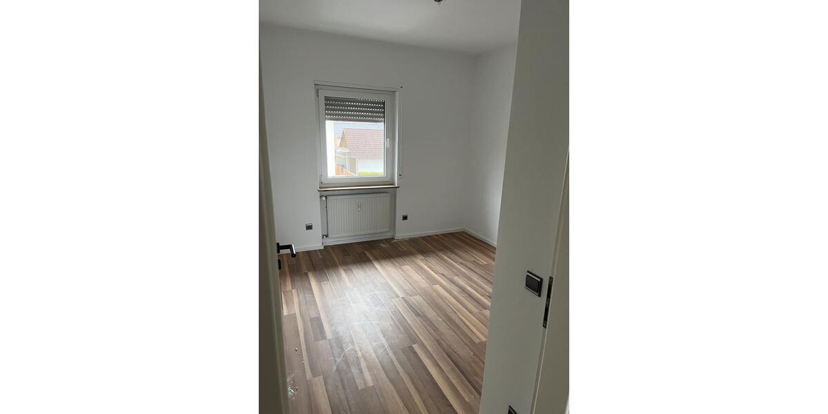 Etagenwohnung Kuhardt - 3 Zimmer, 90 m&sup2;, 850&euro; | Angebot:26019665