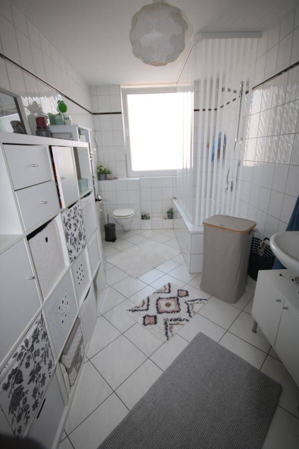 **Schicke, helle 2-Zi. Maisonette Wohnung, Westend-Nord, Reuterweg + EBK + Balkon**