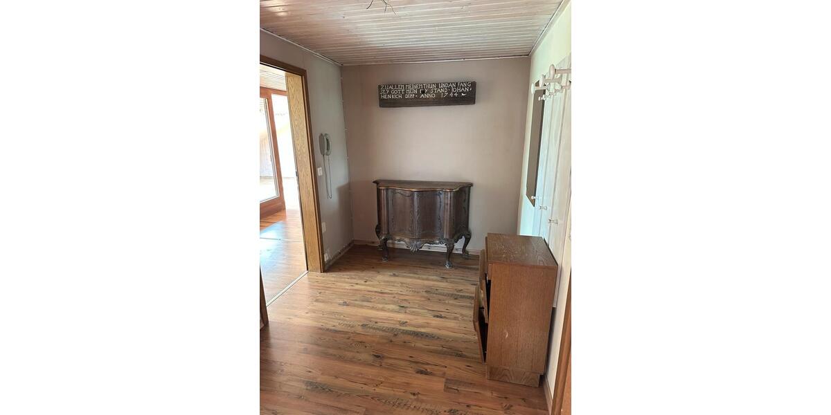 Dachgeschoßwohnung Nüsttal - 4 Zimmer, 90 m&sup2;, 900&euro; | Angebot:26455967