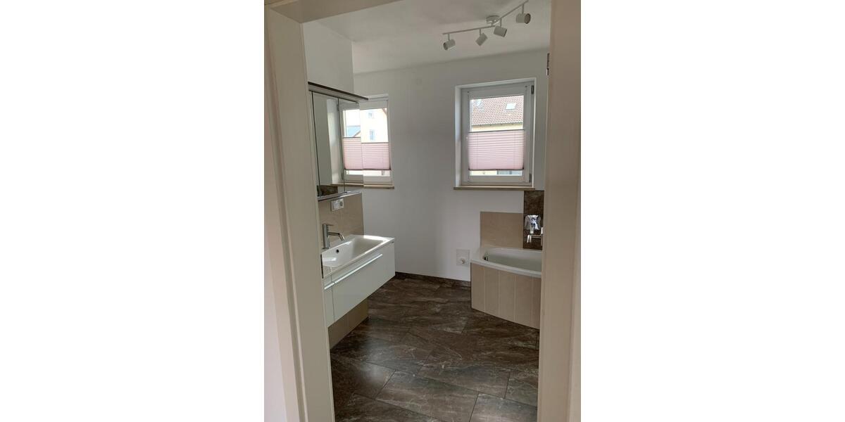 Etagenwohnung Donauwörth - 4 Zimmer, 95 m&sup2;, 1.090&euro; | Angebot:24372946