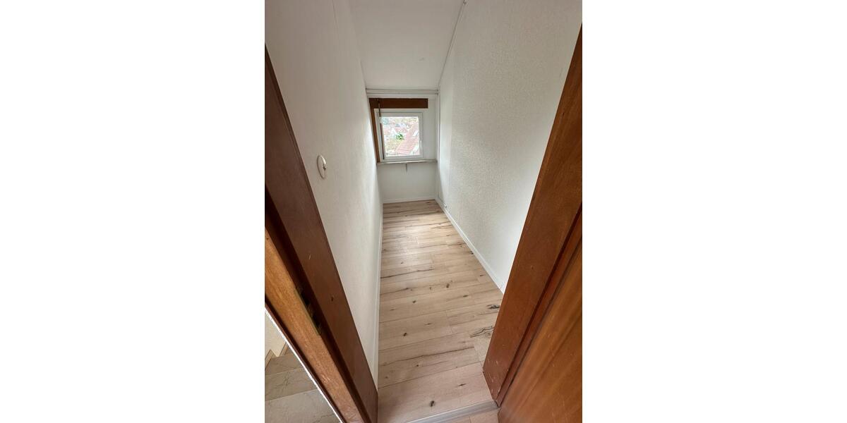 Dachgeschoßwohnung Marpingen - 3 Zimmer, 90 m&sup2;, 730&euro; | Angebot:26021107