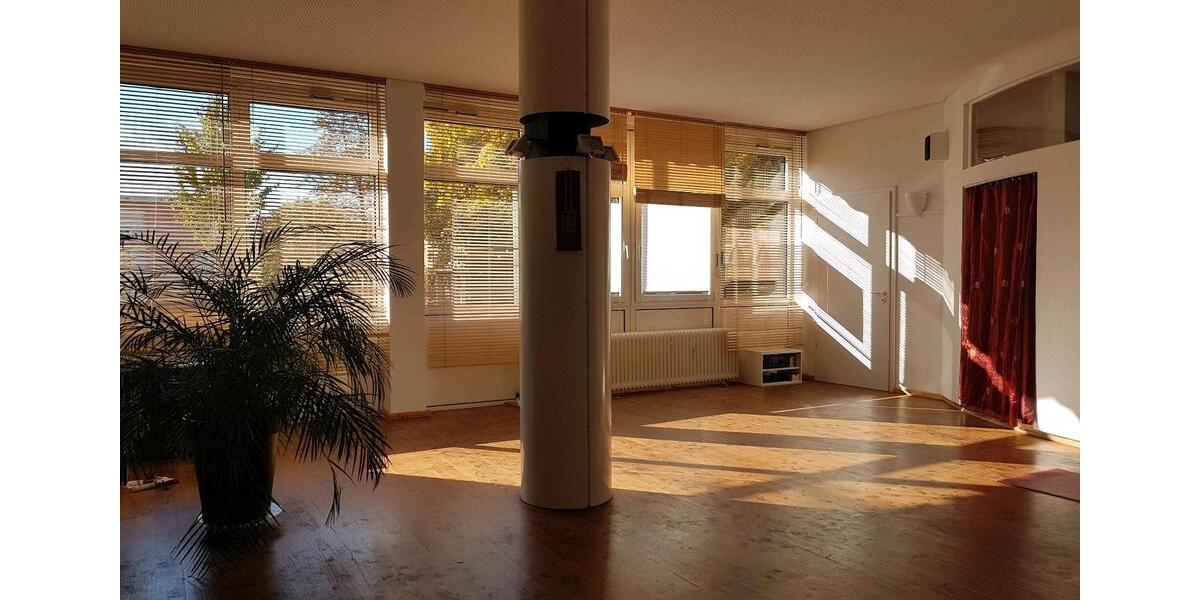 Wunderschöner, lichtdurchfluteter Kursraum zimmer