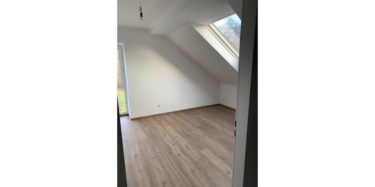 Dachgeschoßwohnung Gummersbach Berstig Süd - 4 Zimmer, 78 m&sup2;, 860&euro; | Angebot:26686425