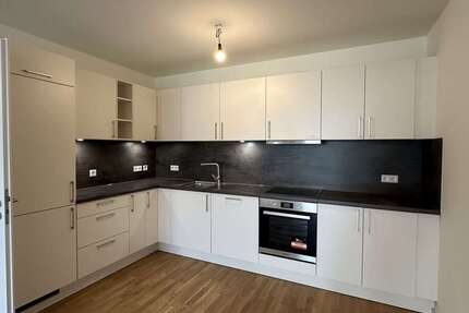 Wohnung zum Mieten in Rostock 1.480,96 € 113.92 m² 3 zimmer