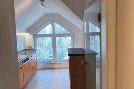 Helle frisch renovierte 70qmWohnung 2ZKDB in GmBerstig 2 zimmer