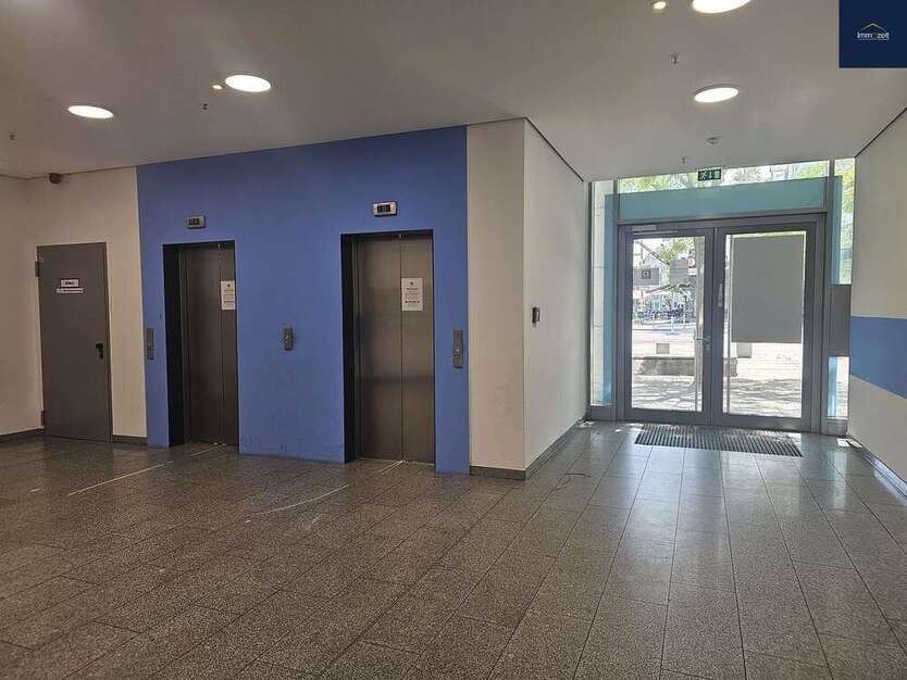 Büro in Leonberg 3.181,50 € 254.5 m²