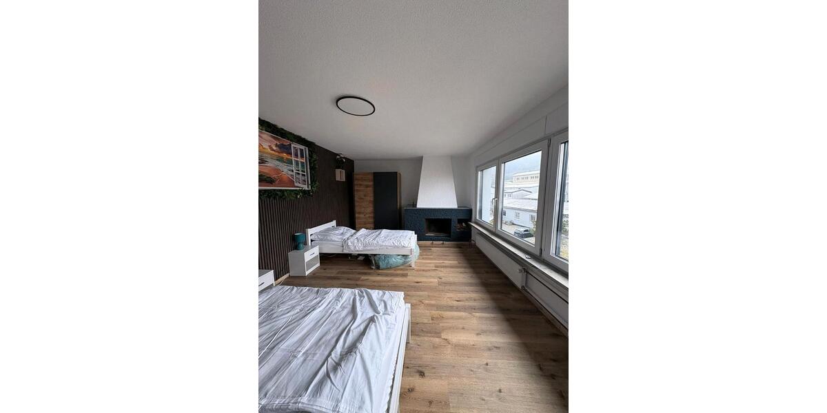 Wohnen auf Zeit Keltern - 13 Zimmer, 300 m&sup2;, 60&euro; | Angebot:25943591