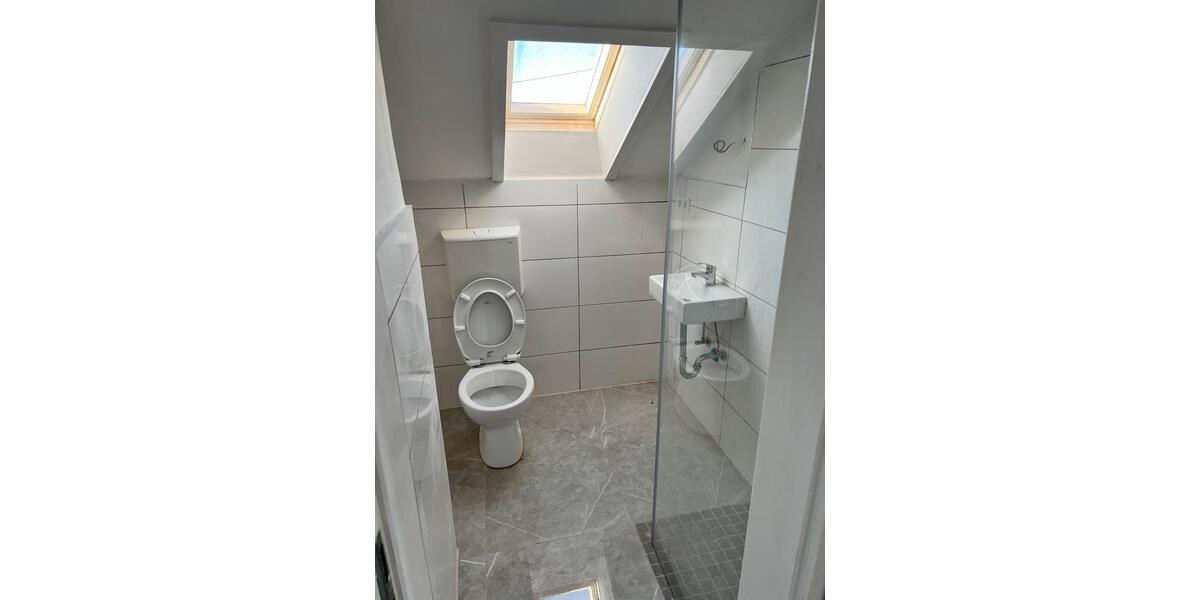 Dachgeschoßwohnung Saarlouis - 4 Zimmer, 90 m&sup2;, 670&euro; | Angebot:25601138