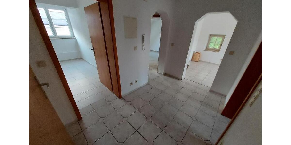 Dachgeschoßwohnung Eppingen - 3 Zimmer, 86 m&sup2;, 700&euro; | Angebot:26047547