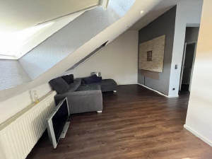 Teilmöbliertes DG-Apartment City MG